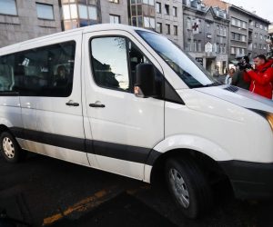 17.02.2021., Zagreb - Privodjenje osumnjicenih u zgradu Uskoka u Vlaskoj ulici.  Vise osoba je uhiceno za koje se sumnja za zlouporabu polozaja i ovlasti, pomaganja u zlouporabi polozaja i ovlasti, zlouporabe povjerenja u gospodarskom poslovanju te pranja novca. Photo: Slavko Midzor/PIXSELL