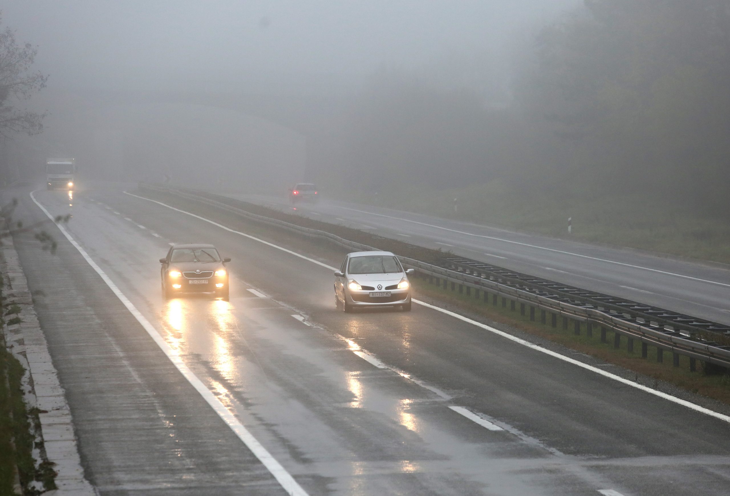 18.11.2016., Rijeka - Malga i kisa na autocesti Rijeka - Zagreb na podrucju Grobnika. 
Photo: Goran Kovacic/PIXSELL