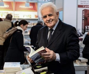18.11.2018. , Zagreb -  Velesajam - Interliber - Na standu Vecernjeg Lista i 24sata, Mirko Galic predstavio svoju novu knjigu 50 godina poslije. 
Photo: Marko Prpic/PIXSELL