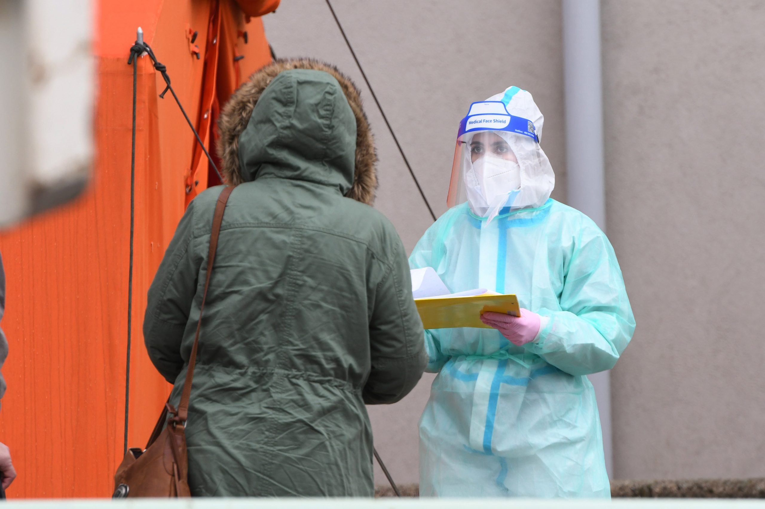 19.02.2021., Sibenik - Testiranje na COVID ispred sibenske opce bolnice.
Photo: Hrvoje Jelavic/PIXSELL