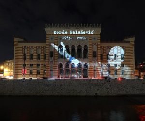 20.02.2021., Sarajevo, Bosna i Hercegovina - Sarajevska vijecnica osvjetljena je likom kantautora Djordja Balasevica povodom njegove smrti. Photo: Armin Durgut/PIXSELL