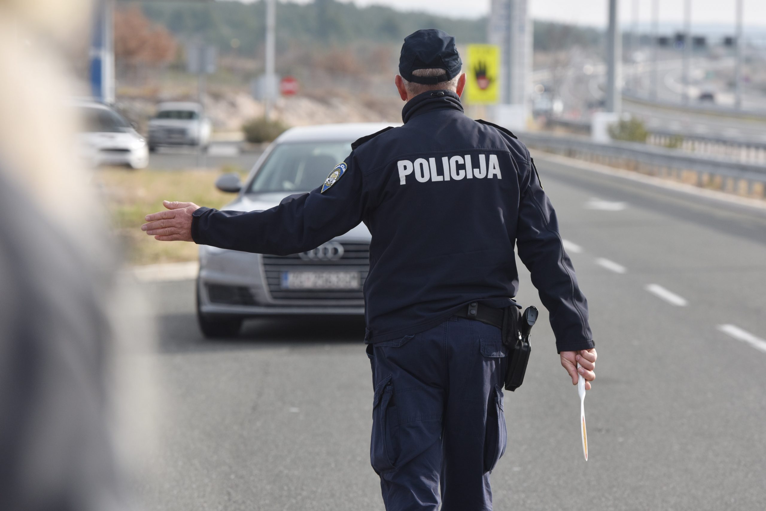 22.01.2020., Prokljan - Velika policijska akcija na autocesti  A-1 Zagreb-Split kod odmorista Prokljan. Uz prometnu policiju u akciji su sudjelovale i granicna policija, odjel za droge te sve inspekcije ukljucujuci i carinu. Photo: Hrvoje Jelavic/PIXSELL