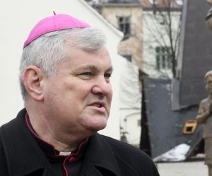 25.01.2021.,Sisak - izaslanstvo Mesihata Islamske zajednice u Hrvatskoj predvodjeno muftijom akademikom Aziz ef. Hasanovicem te predstavnicima veleposlanstava Turske, Azerbejdzana, Irana, Maroka, Egipta, Alzira, Libije, Malezije, Indonezije i Iraka posjetilo je Sisak. Nakon susreta sa sisackom biskupom Vladom Kosicem susreli su se i sa sisackom gradonacelnicom Kristinom Ikic Banicek.
Phto: Nikola Cutuk/PIXSELL