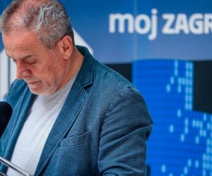 25.07.2020., Zagreb - U auli Gradske uprave odrzana
Konferencija za medije vezano uz nevrijeme koje je sinoc pogodilo Zagreb, realizirane intervencije te daljnji plan sanacije. Gradonacelnik Milan Bandic.
Photo: Slavko Midzor/PIXSELL