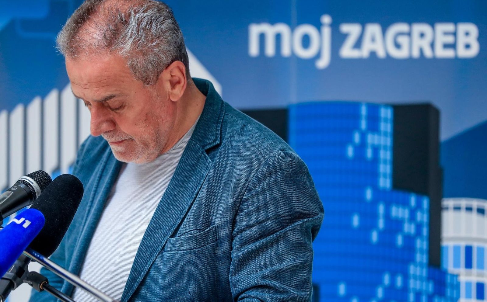 25.07.2020., Zagreb - U auli Gradske uprave odrzana
Konferencija za medije vezano uz nevrijeme koje je sinoc pogodilo Zagreb, realizirane intervencije te daljnji plan sanacije. Gradonacelnik Milan Bandic.
Photo: Slavko Midzor/PIXSELL