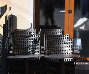 26.01.2021., Sibenik - Vlasnici zatvorenih kafica i restorana iscekuju novo popustanje mjera stozera civilne zastite.
Photo: Hrvoje Jelavic/PIXSELL