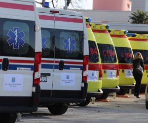 26.01.2021., Split - Ispred zgrade Zavoda za hitnu medicinu Splitsko-dalmatinske zupanije izvrsena je primopredaja novih vozila hitne medicine i sanitetskog prijevoza. Photo: Ivo Cagalj/PIXSELL