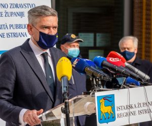 27.01.2021., Pula - Konferencija za novinare na temu "Povoljna epidemioloska situacija na podrucju Istarske zupanije". Gradonacelnik Pule Boris Miletic. 
Photo: Srecko Niketic/PIXSELL