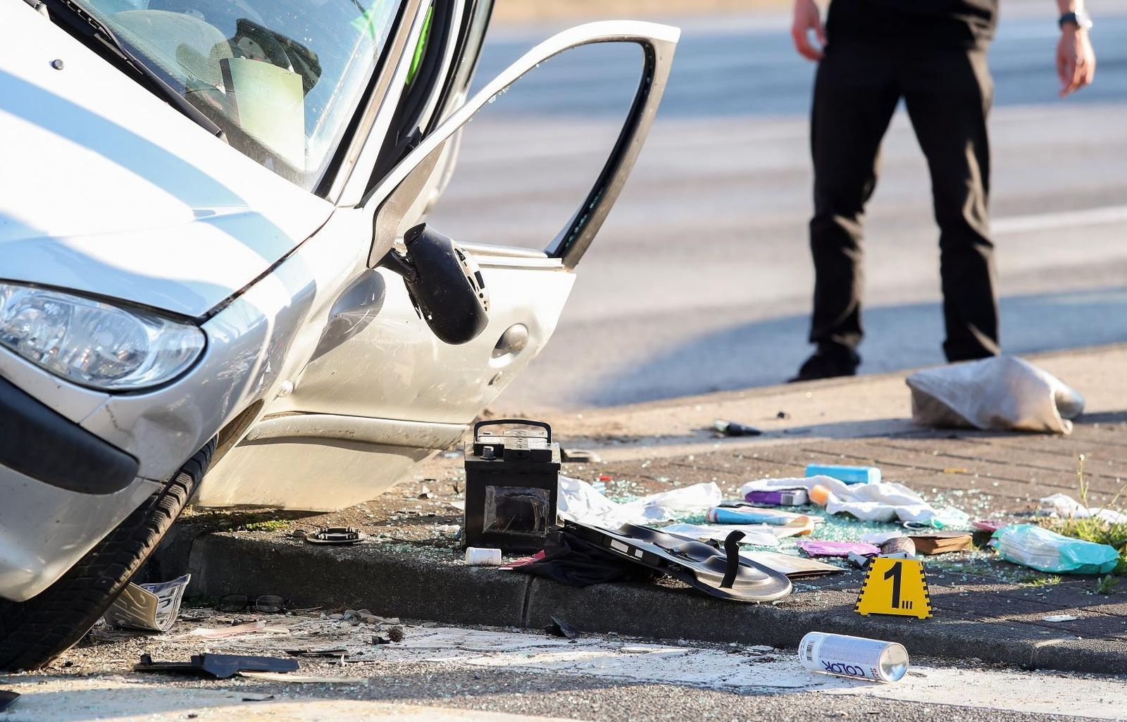 27.07.2020., Zagreb - Prometa nesreca dva automobila na krizanju Juzne i  Branimirove ulice. Policijski ocevid je u tijeku. 
Photo: Luka Stanzl/PIXSELL