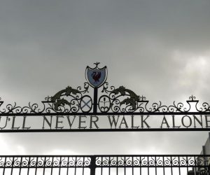 15.10.2017., Liverpool, Engleska - Nogometni stadion Anfield. 
Stadion ima cetiri tribine: Spion Kop na kojem su tradicionalno smjesteni najvatreniji navijaci, Main Stand, The Kenny Dalglish Stand i Anfield Road, te ukupno ima 54,074 sjedecih mjesta. 
Vrata ''Shankly Gates'' izradjena su od lijevanog zeljeza s natpisom ''You'll Never Walk Alone'', sto je i sam naziv Liverpool-ove navijacke himne. 
Photo: Luka Stanzl/PIXSELL