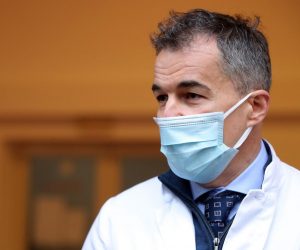 27.12.2020., Zagreb - U Domu za starije osobe Tresnjevka protiv virusa SARS-CoV-2 cijepljena je prva osoba u Hrvatskoj. Lijecnik Miroslav Hanzevacki.

Photo: Goran Stanzl/PIXSELL