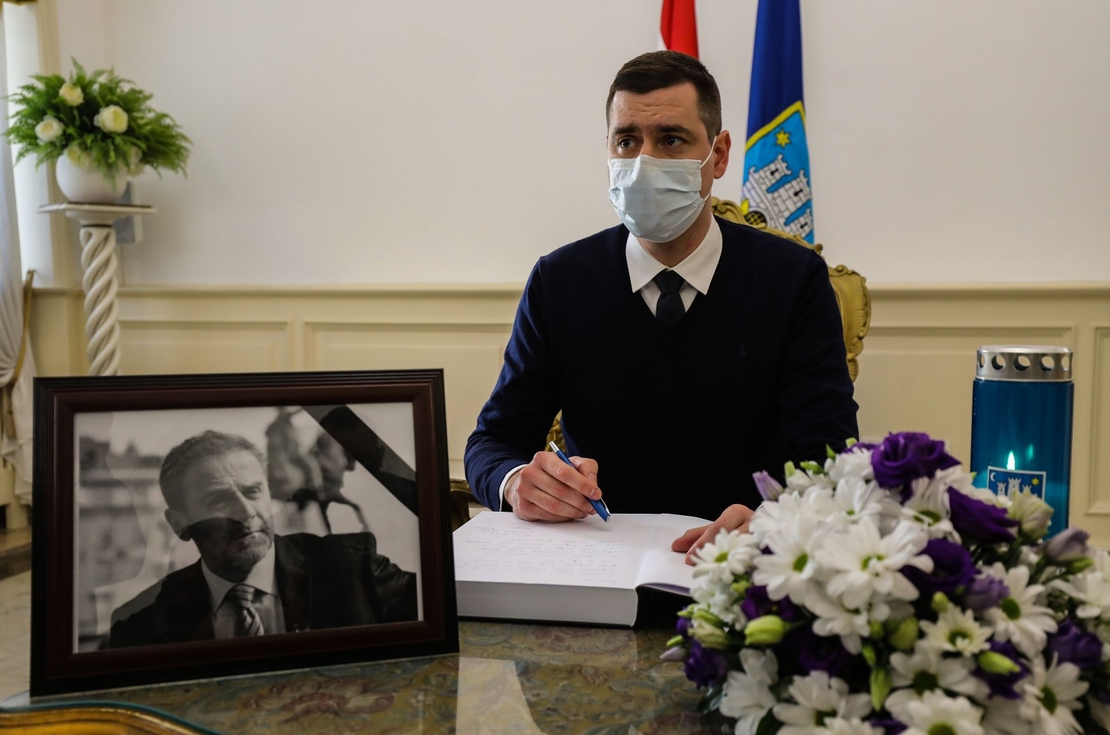 28.02.2021., Zagreb - Predsjednik Gradske skupstine grada Zagreba, Mislav Herman, obratio se medijima i upisao u knjigu zalosti otvorenu u predvorju zgrade skupstine na Gornjem gradu.
Photo: Jurica Galoic/PIXSELL