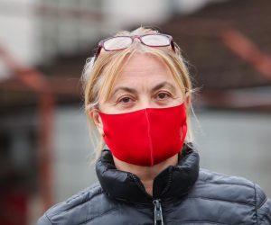 28.12.2020., Glina- Posljedice jutarnjeg potresa vidljive na kucama gradjana. Zamjenica gradonacelnika Gline Branka Baksic Mitic. 
Photo: Luka Stanzl/PIXSELL