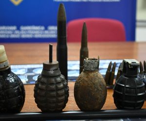 29.01.2021., Bjelovar - Odrzana modernizacija kampanje 'Manje oruzja, manje tragedija', a koja je sluzbeno predstaviljena na konferenciji za medije PU bjelovarsko-bilogorske. Policijska sluzbenica za nadzor i planiranje za prevenciju Barbara Vukalovic i policijski sluzbenik za protueksplozijsku zastitu Miroslav Lukic dali su podatke o impresivnoj kolicini oruzja prikupljenih od gradjana u zadnjih 18 godina, te su s obzirom na kolicine najavili daljnji nastavak akcije prikupljanja oruzja. 
Photo:Damir Spehar/PIXSELL