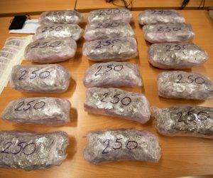 29.11.2019., Rijeka - Djelatnici MUP-a Primorsko goranske zupanije na izvanrednoj su konferenciji predstavili  su drogu, novac i ostala sredstva zaplijenjena u policijskoj akciji na podrucju zupanije prilikom cega je uhiceno i vise osoba.

Photo:Goran Kovacic/PIXSELL
