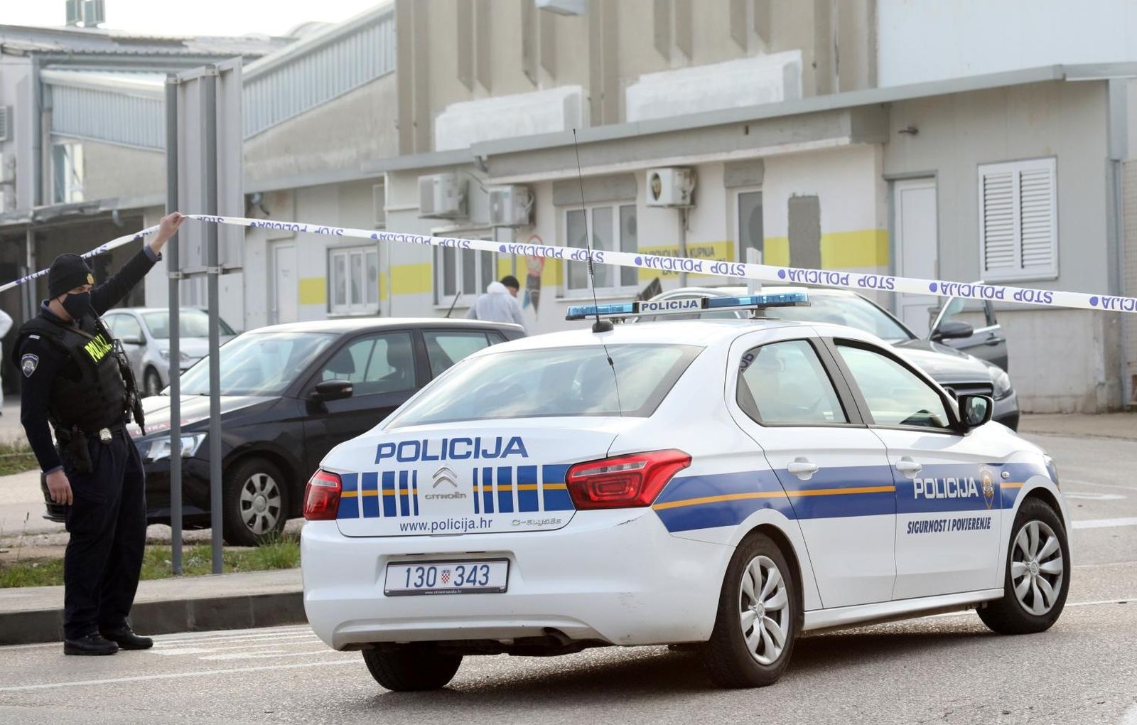 30.01.2021.,Vodice - Jedna muska osoba ubijena je oko 13 sati u Vodicama, a policija traga za zasad nepoznatim napadacem. Photo: Dusko Jaramaz/PIXSELL