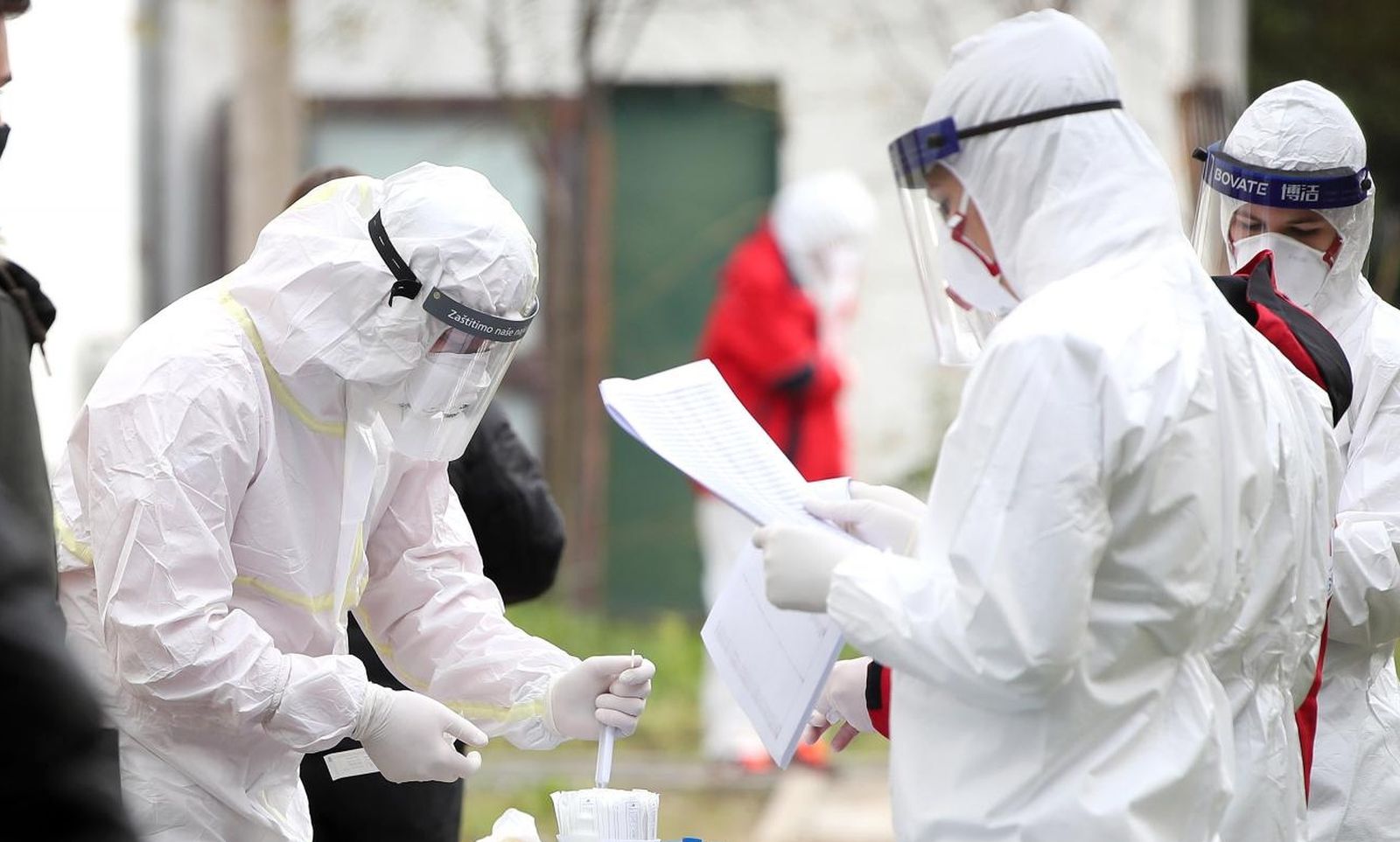 30.11.2020.,  Zagreb - U Zagrebu je danas pocelo brzo antigensko testiranje na koronavirus u srednjim skolama. Testiranje u Prirodoslovnoj skoli Vladimira Preloga. 
Photo: Igor Kralj/PIXSELL