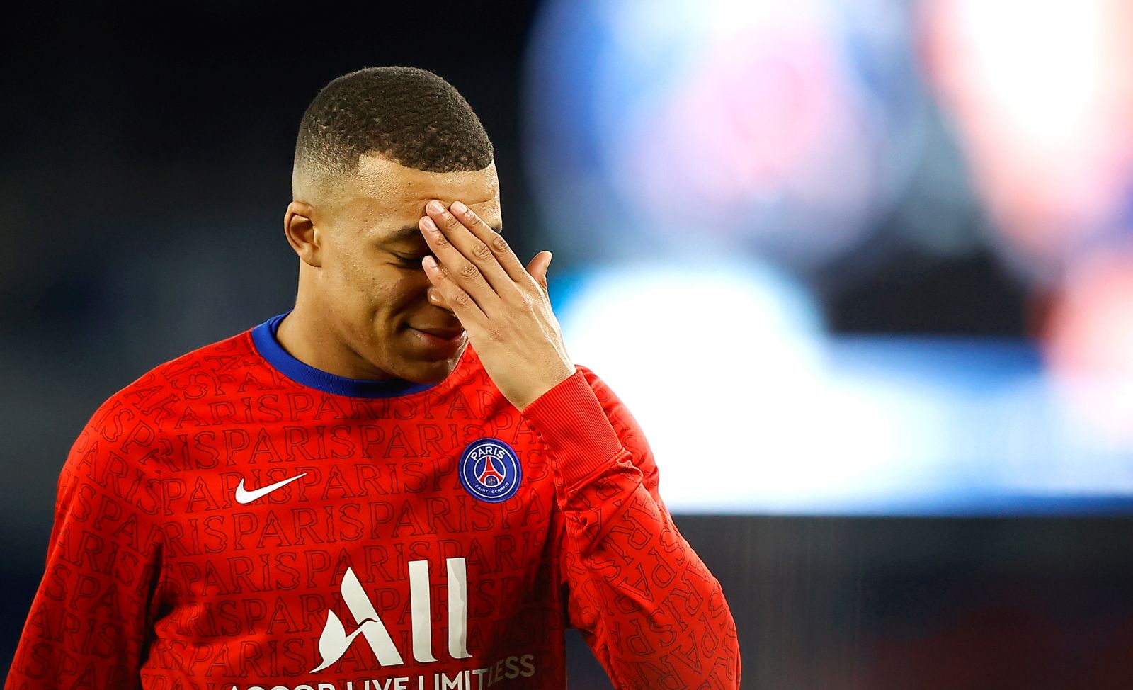 epa09028746 Kylian Mbappe of Paris Saint-Germain warms up for the French Ligue 1 soccer match between Paris Saint-Germain (PSG) and AS Monaco in Paris, France, 21 February 2021.  EPA/IAN LANGSDON