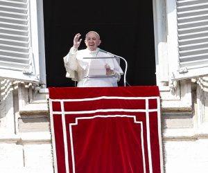 epa09042207 Pope Francis reciting the prayer of the Angelus from the window of his study overlooking Saint Peter’s Square, Vatican City, 28 February 2021.  EPA/FABIO FRUSTACI