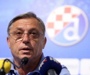 Zagreb, 1.3.2021.- U Zagrebu je u ponedjeljak u 65. godini nakon dugotrajne borbe s boleæu preminuo Zlatko Cico Kranjèar, bivi nogometa Dinama i izbornik hrvatske nogometne reprezentacije. Na slici Zlatko Kranjèar tijekom konferencije za medije Dinama u  Zagrebu, 9.8.2016. godine. 
foto HINA/ Daniel KASAP/ ua