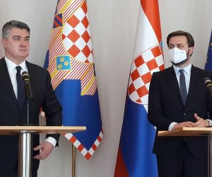 Zagreb, 1.3.2021.- Nakon uvodnog dijela sjednice Vijeæa predsjednika RH za energetsku tranziciju izjave za medije o smjernicama su u Uredu predsjednika RH dali predsjednik drave Zoran Milanoviæ, njegov savjetnik za energetiku i klimu te predsjednik Vijeæa za energetsku tranziciju Julije Domac i ministar gospodarstva i odrivog razvoja Tomislav Æoriæ. 
foto HINA/ Tatjana MIÈANÈUK/ ua