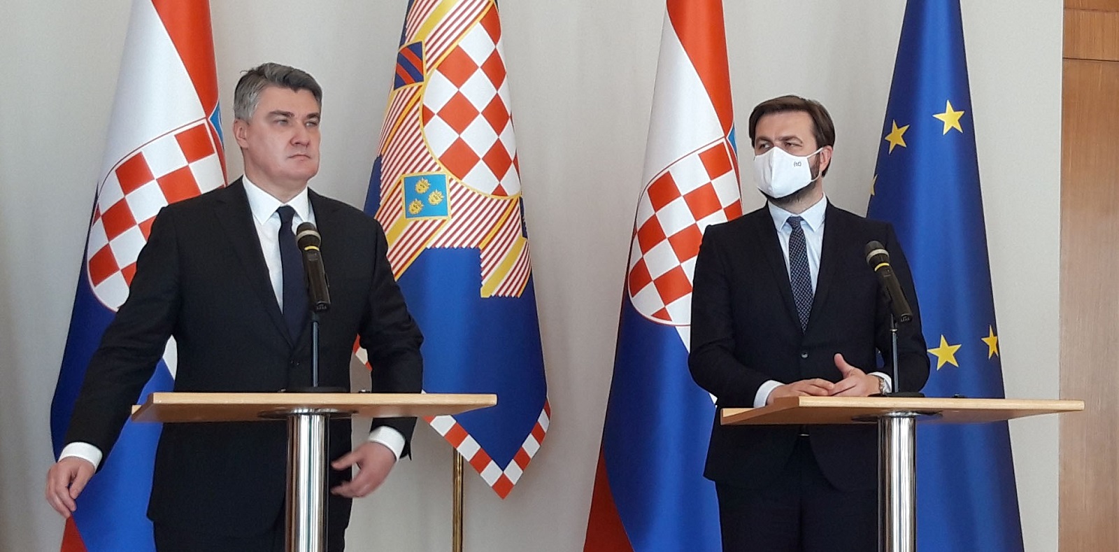Zagreb, 1.3.2021.- Nakon uvodnog dijela sjednice Vijeæa predsjednika RH za energetsku tranziciju izjave za medije o smjernicama su u Uredu predsjednika RH dali predsjednik drave Zoran Milanoviæ, njegov savjetnik za energetiku i klimu te predsjednik Vijeæa za energetsku tranziciju Julije Domac i ministar gospodarstva i odrivog razvoja Tomislav Æoriæ. 
foto HINA/ Tatjana MIÈANÈUK/ ua
