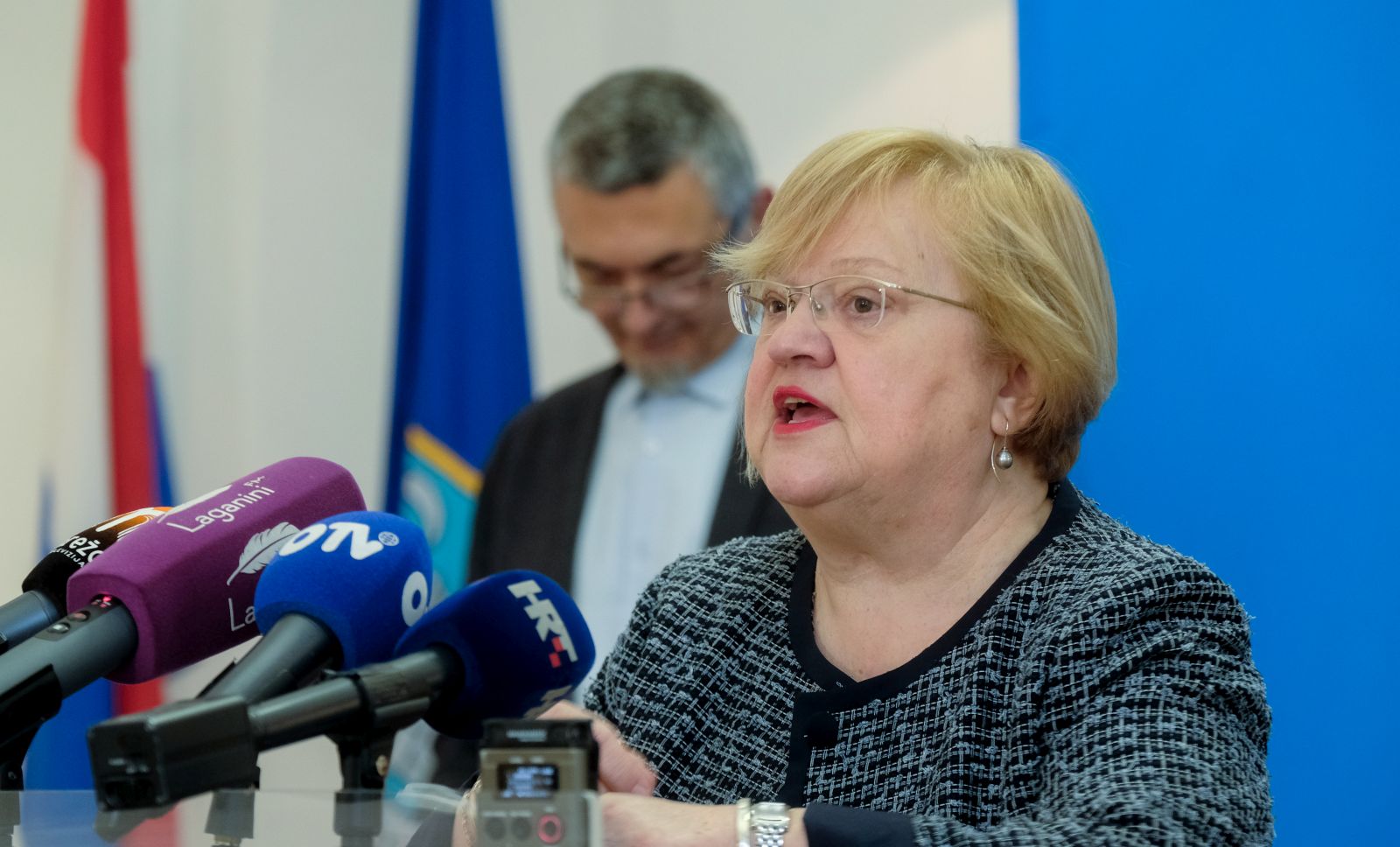 Zagreb, 12.03.2021 - Predsjednica Kluba gradskih zastupnika GLAS-a i HSU-a u zagrebačkoj Gradskoj skupštini Anka Mrak-Taritaš, te gradski zastupnici GLAS-a Sonja König i Stanko Kordić održali su konferenciju za novinare u povodu predstojeće sjednice Gradske skupštine.
Na fotografiji Anka Mrak-Taritaš,.
foto HINA/ Edvard ŠUŠAK/ es
