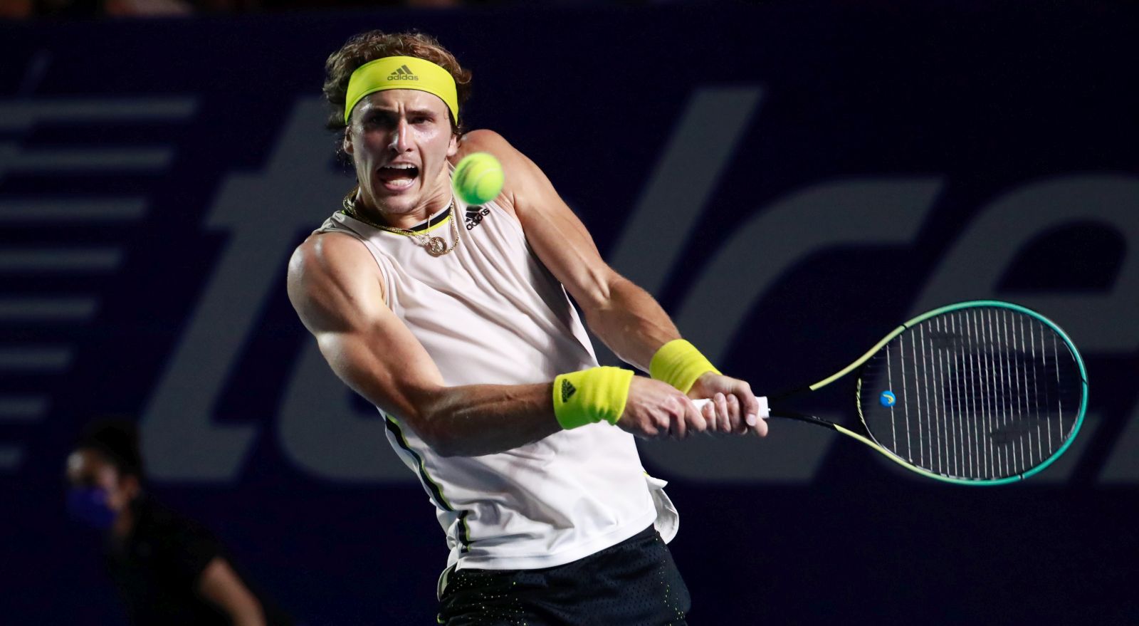 epa09077301 Alexander Zverev of Germany in action against Carlos Alcaraz of Spain during their match at the Mexican Open tennis tournament in Acapulco, Guerrero state, Mexico, 15 March 2021.  EPA/David Guzman