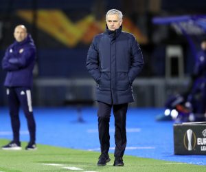 Zagreb, 18.03.2021 - Uzvratna utakmica osmine finala Europske nogometne lige: Dinamo - Tottenham. Na slici trener Tottenhama Jose Mourinho i trener Dinama Damir Krznar.
foto HINA/ Damir SENCAR/ ds
