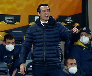 epa09083041 Villarreal's head coach Unai Emery reacts before the UEFA Europa League round of 16 second leg soccer match between Villarreal CF and FC Dynamo Kyiv at La Ceramica stadium in Castellon, eastern Spain, 18 March 2021.  EPA/Domenech Castello