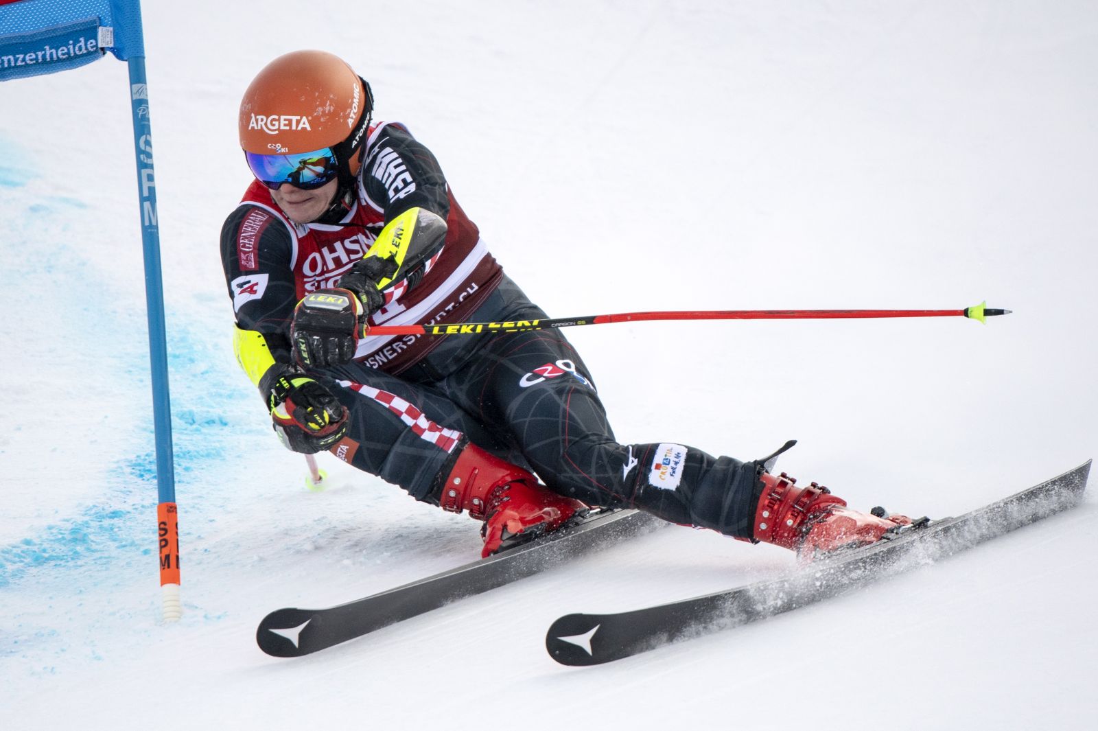 epa09084967 Filip Zubcic of Croatia in action during the first run of the men's Giant Slalom race at the FIS Alpine Skiing World Cup finals, in Parpan-Lenzerheide, Switzerland, 20 March 2021.  EPA/GIAN EHRENZELLER