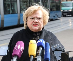 Zagreb, 22.03.2021 - Kandidatkinja za gradonačelnicu Zagreba i predsjednica GLAS-a Anka Mrak-Taritaš održala je konferenciju za novinare na temu: "Godina dana od potresa - moja vizija obnove Zagreba“. Na fotografiji Anka Mrak Taritaš.
foto HINA/ Admir BULJUBAŠIĆ/ abu