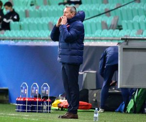 epa09103719 Aidy Boothroyd head coach of England during the UEFA European Under-21 Championship match between the Portugal and England in Ljubljana, Slovenia, 28 March 2021.  EPA/IGOR KUPLJENIK