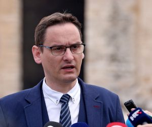 Zadar, 31.03.2021. - Konferencija za medije Pedje Grbina, predsjednik SDP-a i Marka Vucetica, kandidata za gradonacelnika Zadra na predstojecim lokalnim izborima. Na slici: Marko Vucetic, Foto HINA/Zvonko KUCELIN