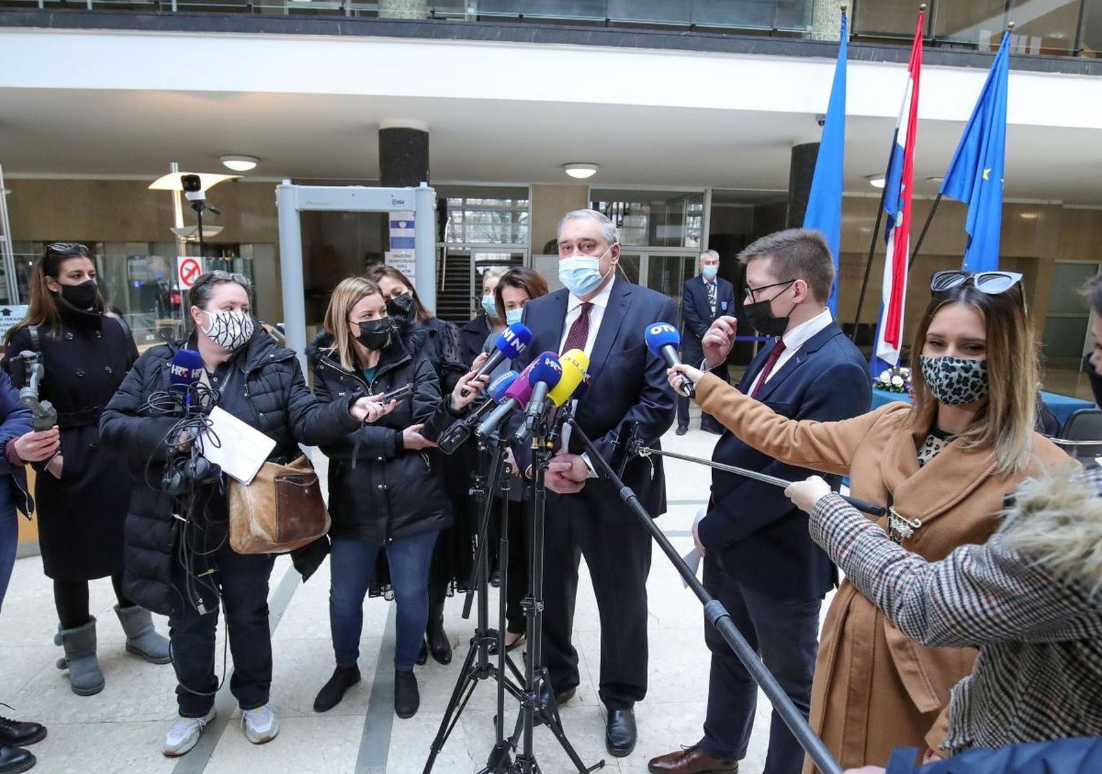 01.03.2021., Zagreb -  Veleposlanik Rusije u Hrvatskoj, Andrej Nesterenko upisao se u Knjigu zalosti za preminulog gradonacelnika Milana Bandica u zgradi Gradskog poglavarstva. Photo: Sanjin Strukic/PIXSELL