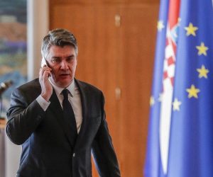 01.03.2021., Zagreb - U Uredu predsjednikva odrzana je 4. sjednica Vijeca predsjednika Republike Hrvatske za energetsku tranziciju na kojoj je predstavljen novi dokument "Smjernice za poticanje izgradnje integriranih suncanih elektrana kod gradjana i poduzetnika". Predsjednik RH Zoran Milanovic Photo: Slavko Midzor/PIXSELL