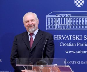 01.10.2020., Zagreb - Na konferenciji za medije za medije Kluba zastupnika HSS-a i HSU-a odrzanoj u Saboru o temi: "Prijedlog zakona o dopuni Zakona o Hrvatskoj radioteleviziji" govorio je zastupnik Silvano Hrelja.
Photo: Patrik Macek/PIXSELL