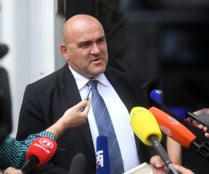 03.09.2018., Zagreb - Sud casti HDZ-a odlucivao je o izbacivanju Darka Milinovica iz stranke te su nakon sat i pol zasjedanja odlucili i izbacili ga iz stranke. Novinarima su se obratili Davor Milicevic i Marija Vuckovic. 
Photo: Marko Lukunic/PIXSELL