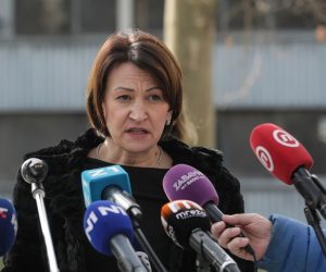 04.03.2021.,Zagreb -  Zet-ovom autobusnom pogonu Podsused, potpisan je sporazum o zajednickoj suradnji Grada Zagreba i INE na uvodjenju vodika u javni gradski prijevoz. Zamjenica gradonacelnika dr.sc. Jelena Pavicic Vukicevic, koja obnasa duznost gradonacelnika Grada Zagreba potpisala je Sporazum zajedno s clanovima Uprave INE Darkom Markoticem i Nikom Dalicem.
Photo: Robert Anic/PIXSELL