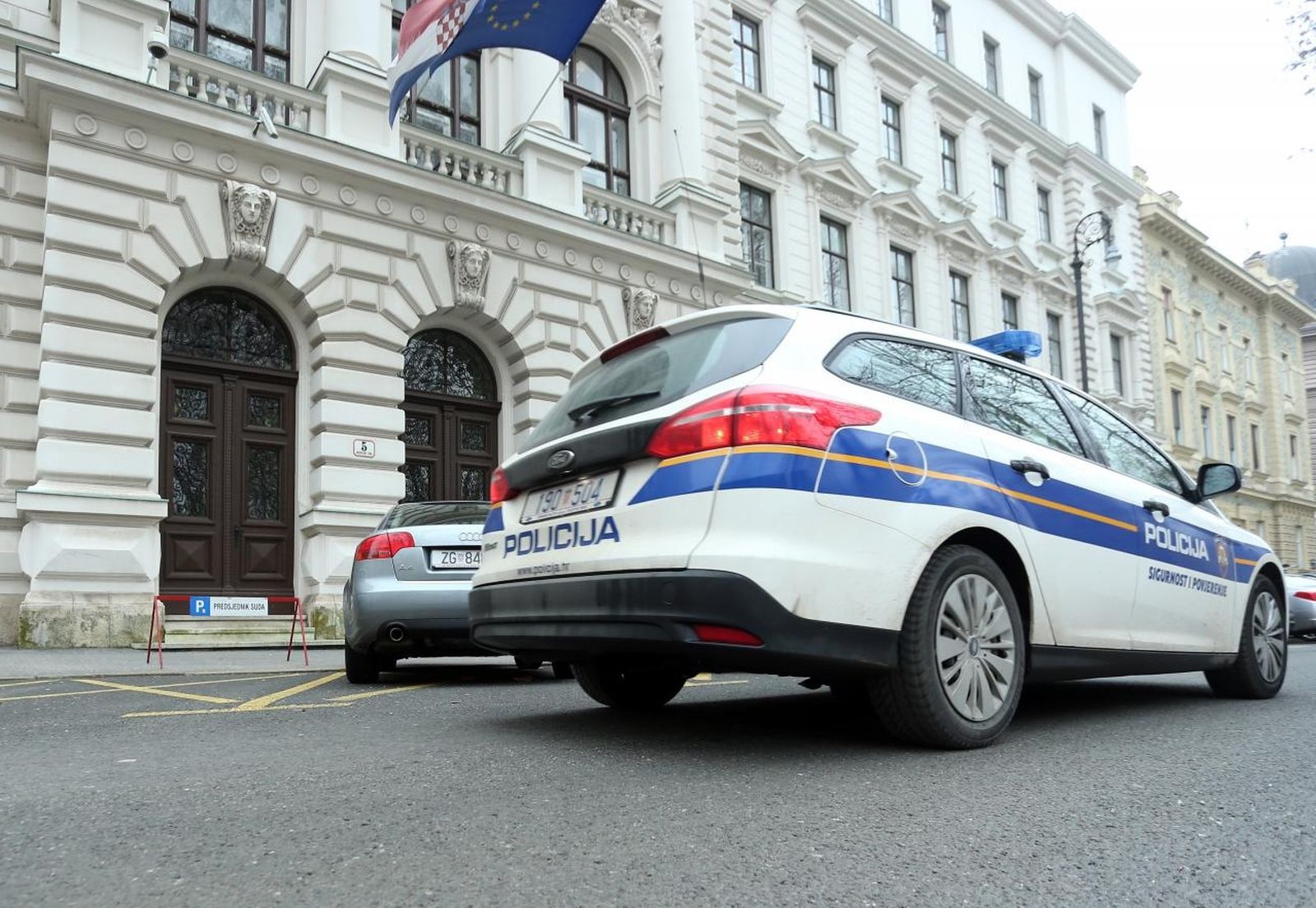 05.02.2018., Zagreb - Zbog dojave o bombi evakuirana zgrada Zupanijskog suda i sigurnost je podignuta na visu razinu. 
Photo: Sanjin Strukic/PIXSELL