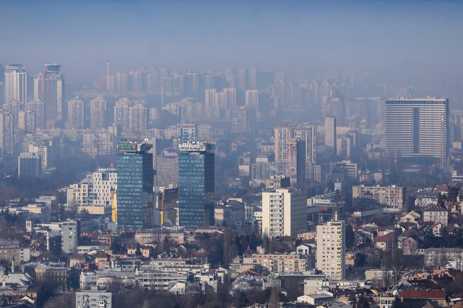 05.02.2021., Sarajevo, Bosna i Hercegovina - Panorama Sarajeva uz jutarnje sunce i maglu u dijelovima grada.
Photo: Armin Durgut/PIXSELL