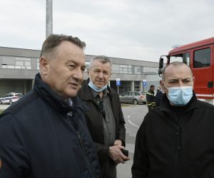 05.03.2021.,Sisak - Policija je oko 12.15 zaprimila informaciju da je u Strukovnu skolu u Sisku dosla mladja muska osoba koja je rekla da u dzepu ima bombu. Svi su ucenici i djelatnici evakuirani. Photo: 
Photo: Nikola Cutuk/PIXSELL
