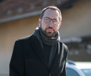 06.03.2021., Zagreb - Stranke Zagreb je nas i Mozemo, na celu s Tomislavom Tomasevicem, kandidatom za gradonacelnika Grada Zagreba, odrzale su konferenciju za medije na Starom Trnju ukazujuci na probleme kvarta i odgovarajuci na pitanja mjestana. Tomislav Tomasevic.
Photo: Igor Kralj/PIXSELL