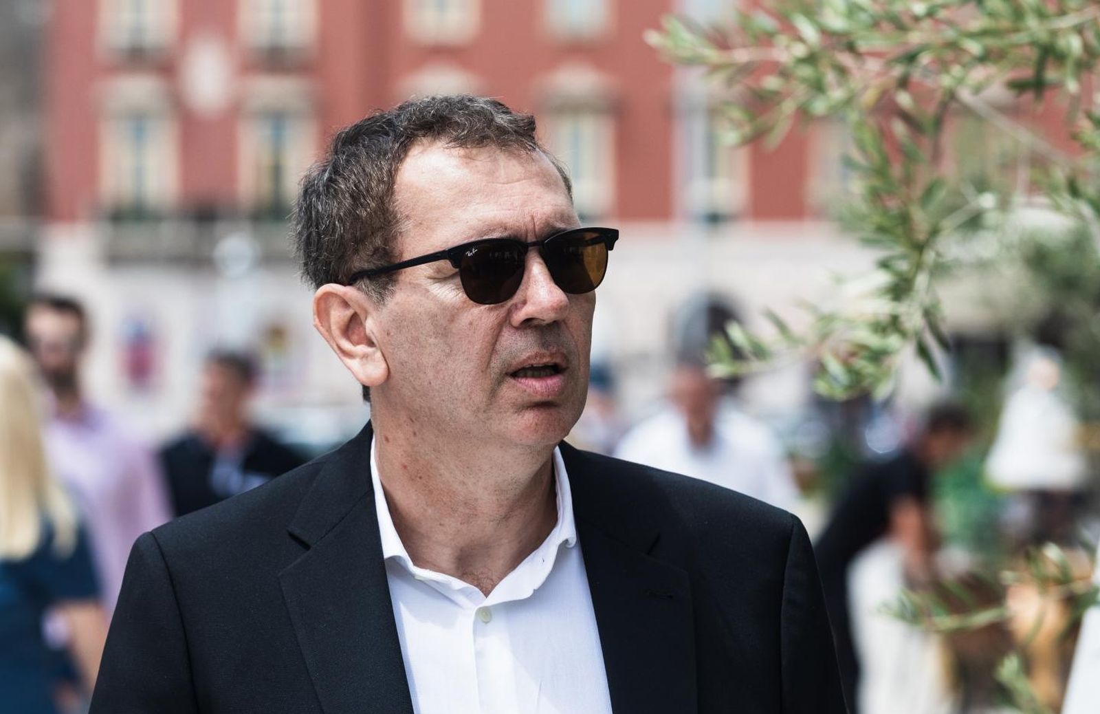 06.06.2020., Split - Miroslav Skoro u drustvu Roberta Pauletica, Hrvoja Zekanovica i clanova stranke Domovinski pokret prosetao je Marmontovom ulicom i Rivom gdje su stali na kavu i druzenje s gradanima Splita.
Photo: Milan Sabic/PIXSELL