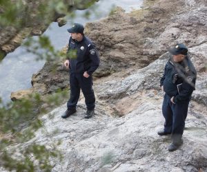 06.12.2015., Rijeka - U moru uz plazu kod Bivia pronadjeno je mrtvo tijelo zenske osobe.
Photo: Nel Pavletic/PIXSELL