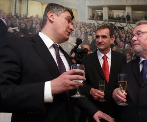 08.10.2015., Trg sv. Marka, Zagreb - Svecani prijem za drzavni vrh i diplomatski kor u Hrvatskom saboru povodom obiljezavanja 24. obljetnice hrvatske neovisnosti. Zoran Milanovic, Nenad Stazic, Vladimir Seks. 
Photo: Robert Anic/PIXSELL