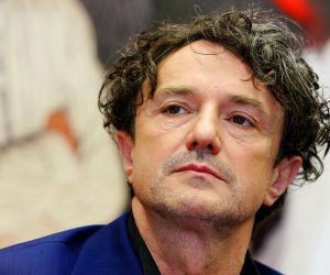 19.04.2005., Zagreb - Goran Bregovic na konferenciji za tisak povodom velikog koncerta Bijelog dugmeta na maksimirskom stadionu 22.06.2005. 
goran bregovic
Photo: Zeljko Lukunic/PIXSELL