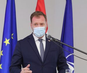 09.03.2021., Zagreb - U Ministarstvu obrane RH odrzana je prezentacija Plana nabave Ministarstva obrane RH za 2021. godinu i urucenje ugovora o nabavi vojne opreme predstavnicima hrvatske obrambene industrije. Ministar Mario Banozic

Photo: Tomislav Miletic/PIXSELL