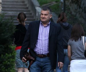 09.04.2009., Tkalciceva ulica, Zagreb - Poduzetnik i jedan od nekad najmocnijih tajkuna Miroslav Kutle, protiv kojeg se vodi jos 6 kaznenih postupaka u setnji gradom.
Photo: Stringer/Pixsell