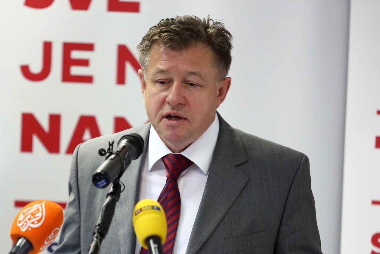 10.05.2018., Zagreb - Izvanredna konferencija za medije SDP-a o radnjama vezanim za Lex Agrokor. Ivo Jelusic.
Photo: Matija Habljak/PIXSELL